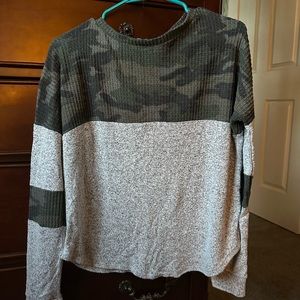 Too tight in the sleeves for me , I like baggy sleeves personally.